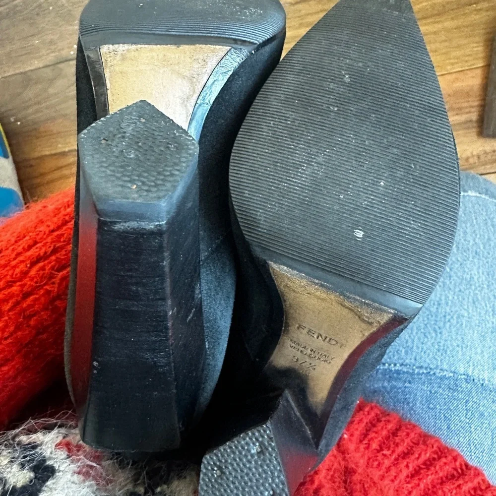 FENDI pointy toe black leather heeled winter boots - Picture 7 of 8